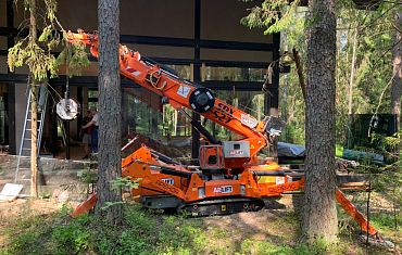 Остекление коттеджа с помощью мини-крана и вакуумного захвата GS-360