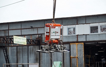 Монтаж сэндвич-панелей вакуумной присоской 
